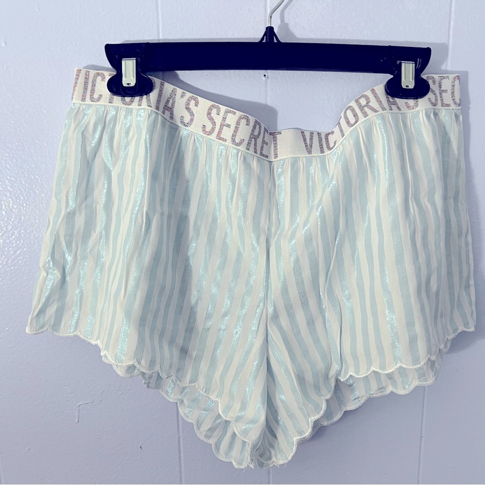 LARGE VICTORIAS SECRET STRIPED PAJAMA SHORTS